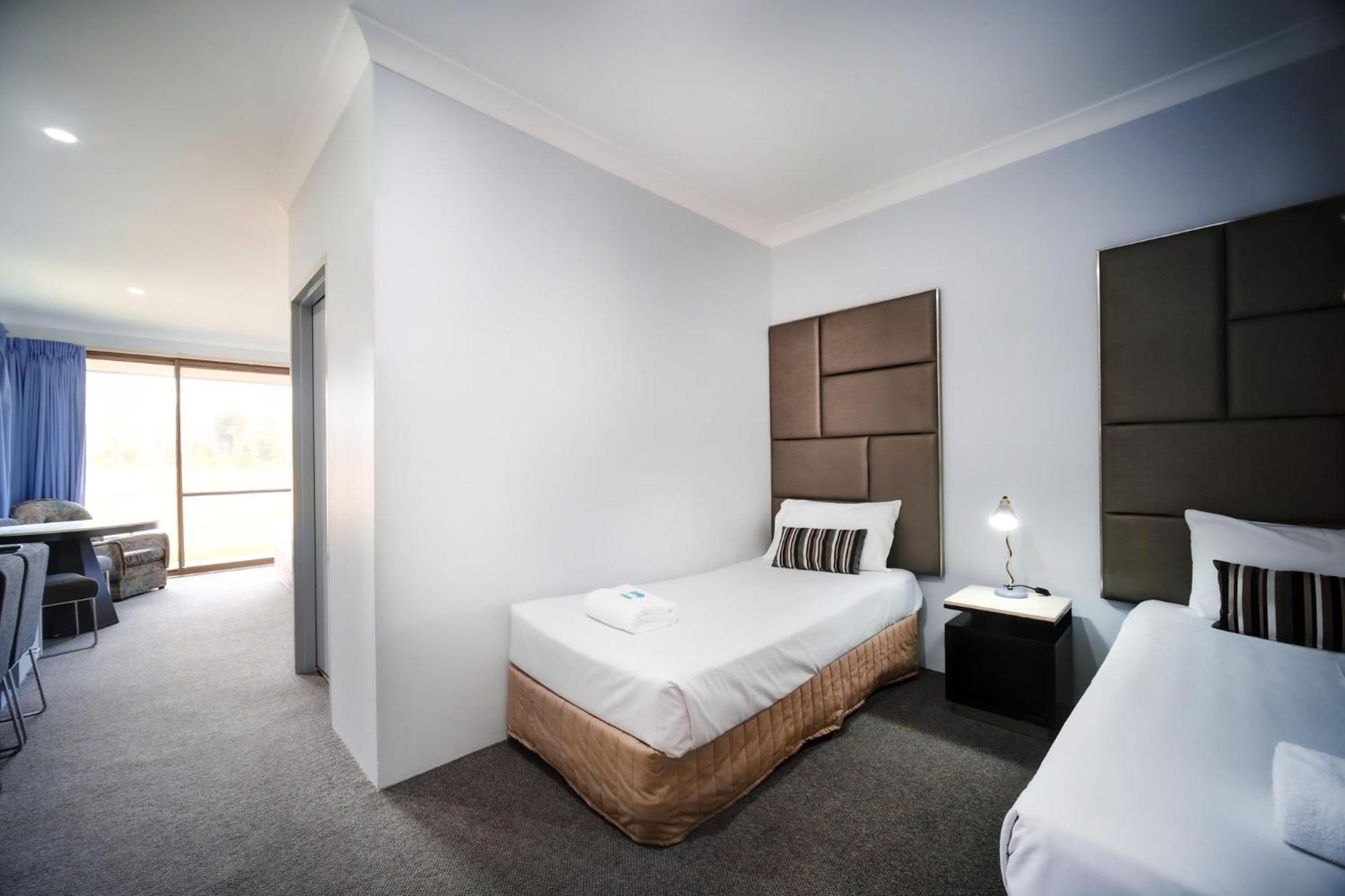 Island Palms Motor Inn Forster Phòng bức ảnh